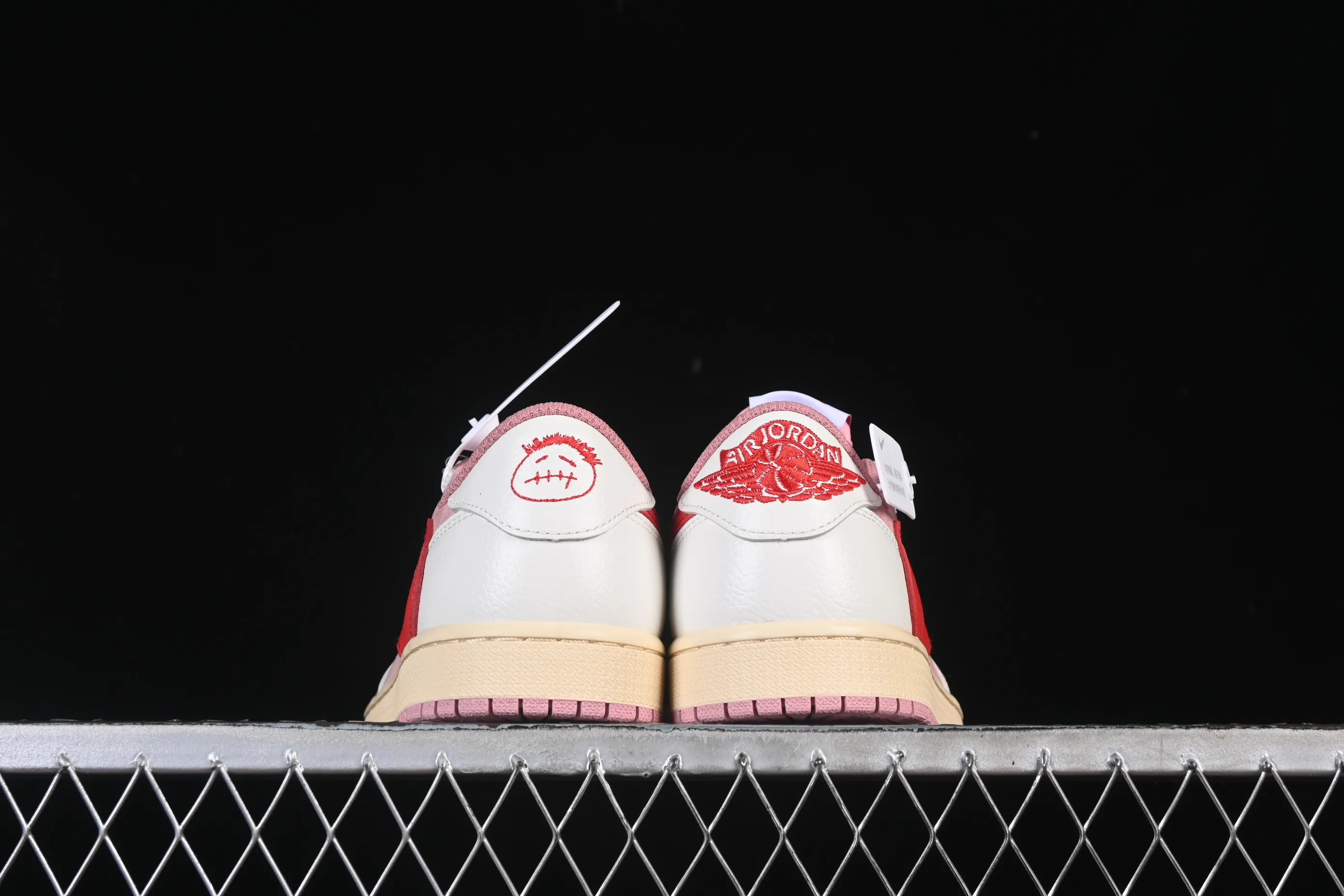 All categories Air Jordan Jordan series basketball shoes Air Jordan 1 Low Travis Scott x Air Jordan 1 Low OG AJ1 Joe 1 undercut low DM7866-100
